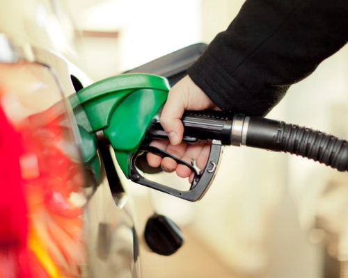 Lula assina decreto que reduz PIS/Cofins da gasolina e zera tributação do etanol